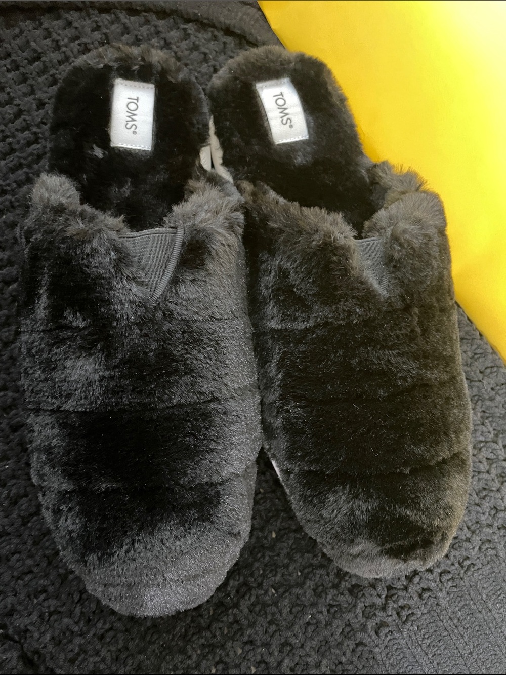 TOMS Black Faux Fur Slide Slippers with White Sole - Picture 5 of 6